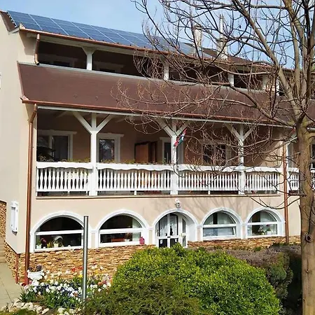 Apartment In 48127