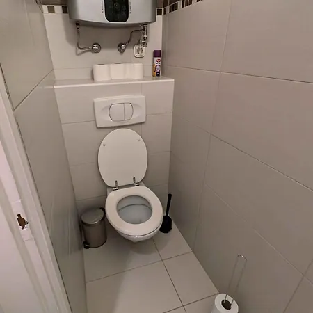 In 48127 Apartment