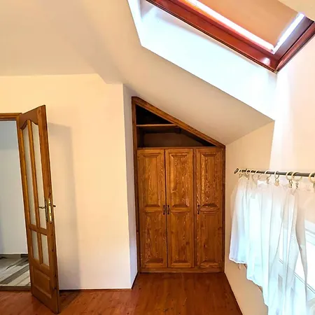 In 48127 *